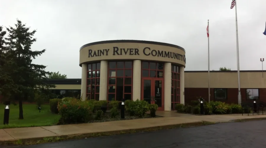 College Recommends Not Returning If Traveling This Weekend