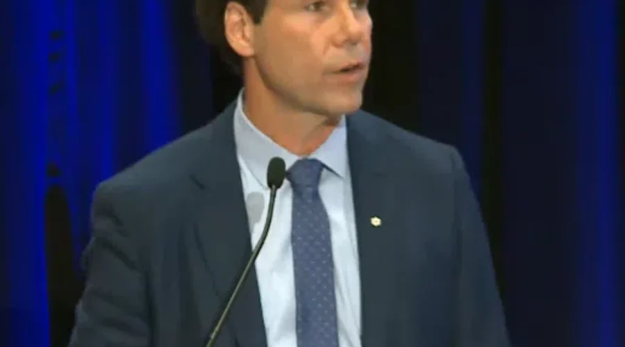 Universal Drug Program Touted