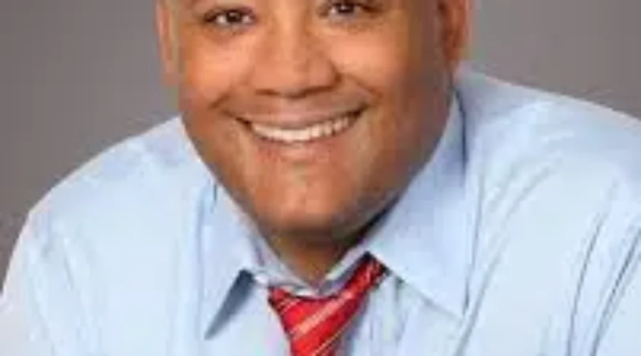 Former Liberal Cabinet Minister Joins Leadership Race