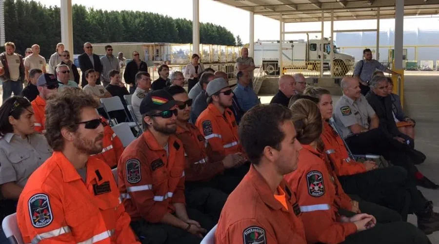 Crews Holding Pikangikum, Pickle Lake Fires