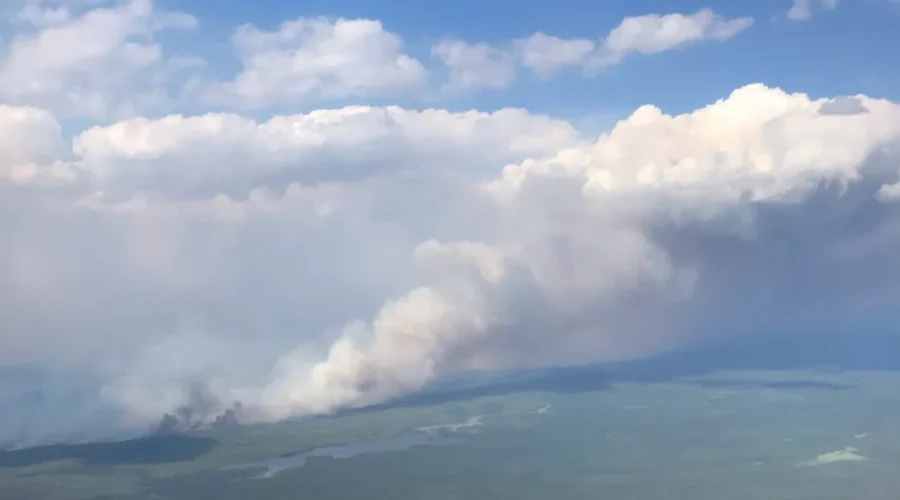 Keewaywin Forest Fire Grows