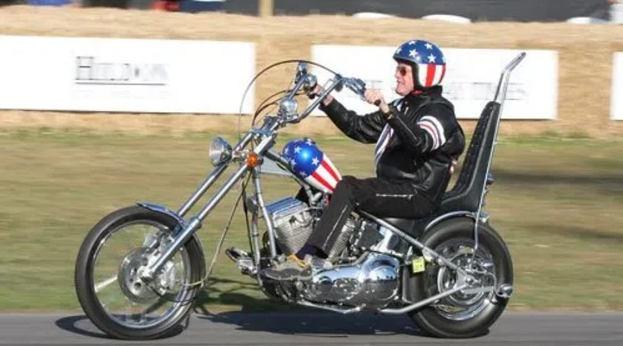 ‘Easy Rider’ Actor Peter Fonda Dies