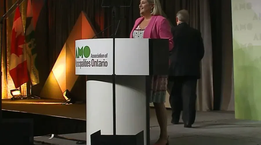 Horwath Seeks End To Provincial Meddling