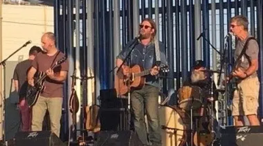 Rough Cut Pine Concert In Rainy Lake Square