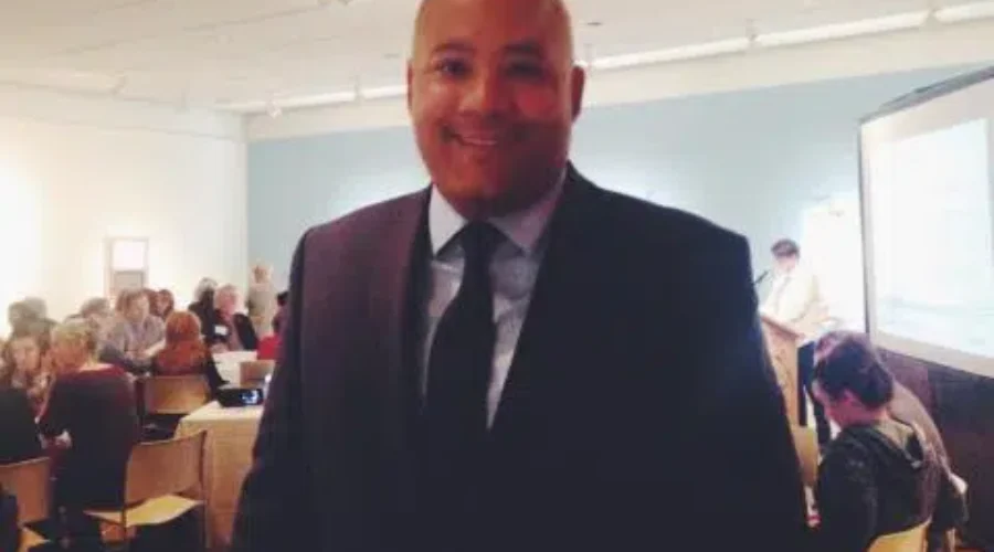 Liberal Leadership Candidate Woes NW Party Faithful