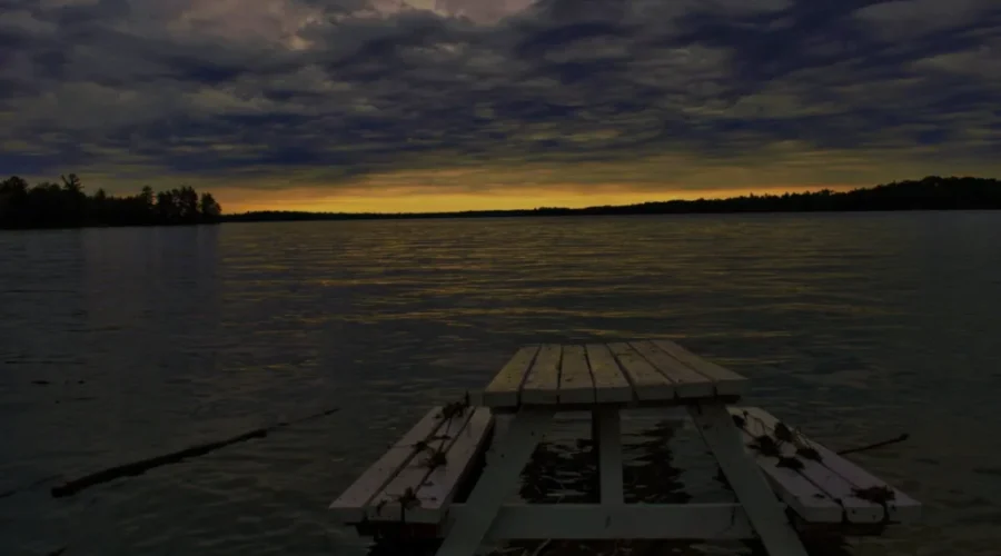 Thinking about summer picnics on the water to come…