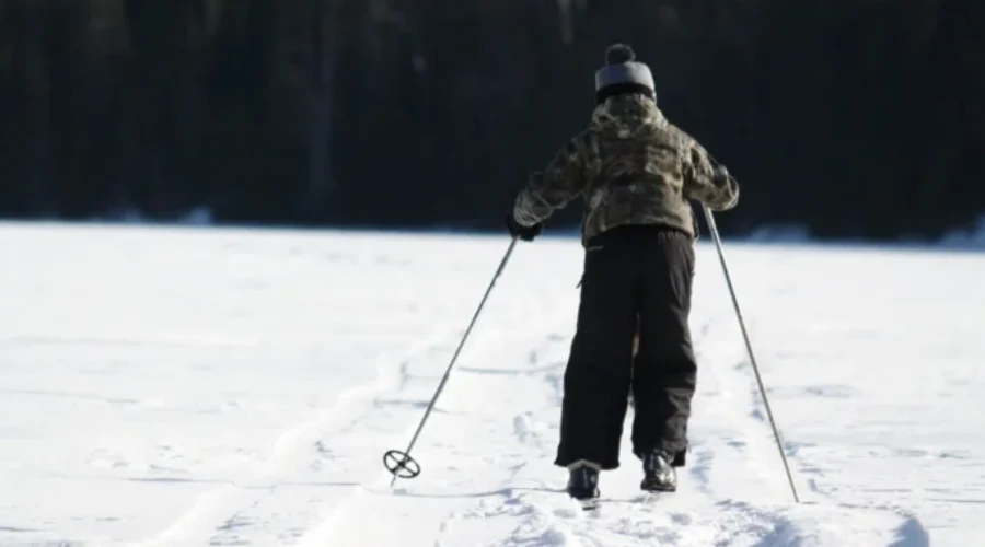 Skiing on the frozen lake