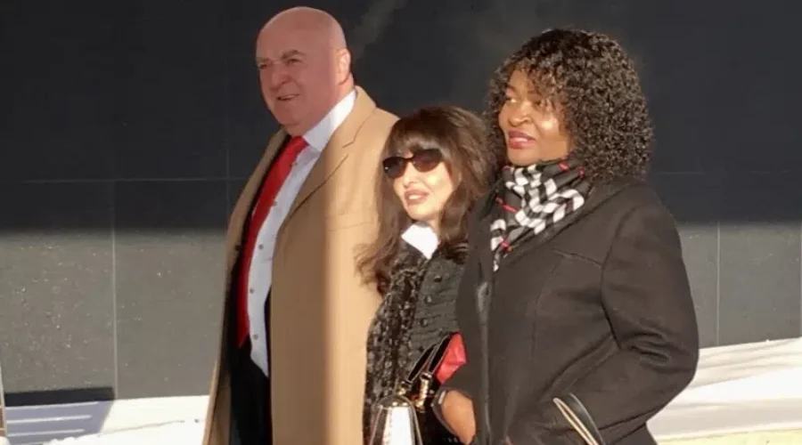 Hobbs Cleared Of Extortion Charges