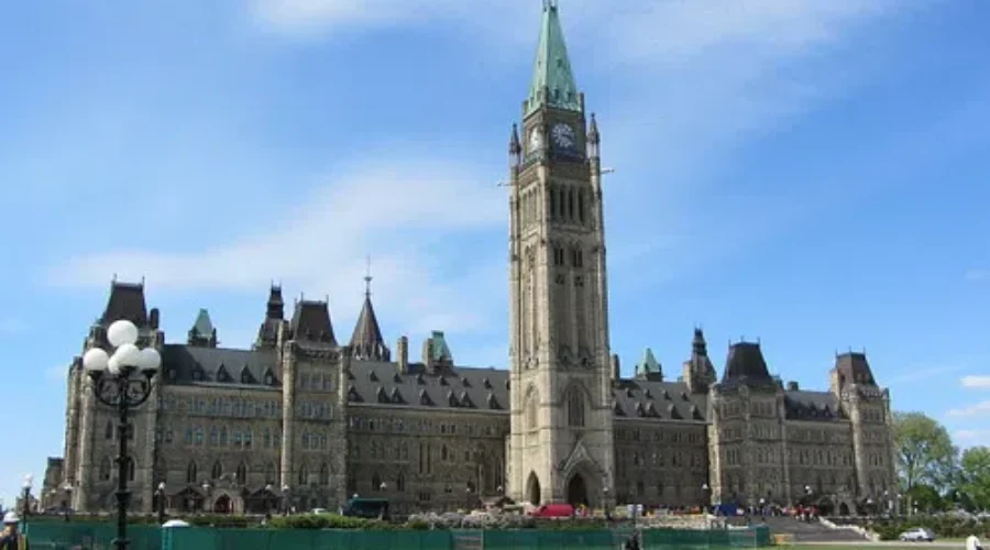 Liberals Top Survey As Federal Election Looms