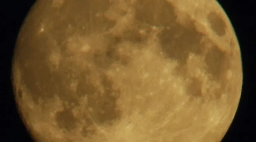 Canadian Astronauts To Orbit The Moon