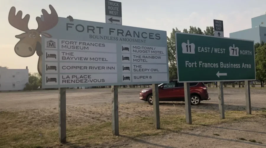 Moose Welcomes Travellers To Fort Frances