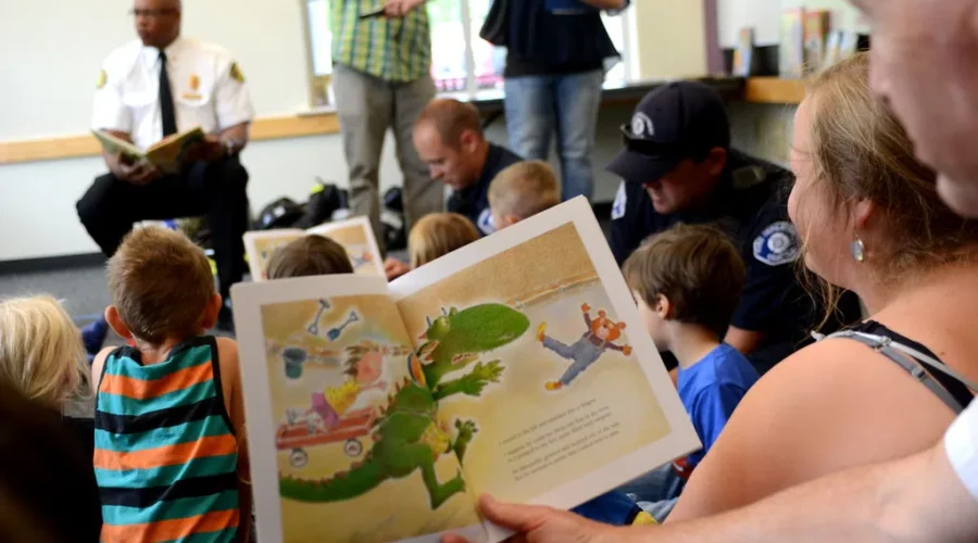 Library Promoting Reading of 1,000 Books