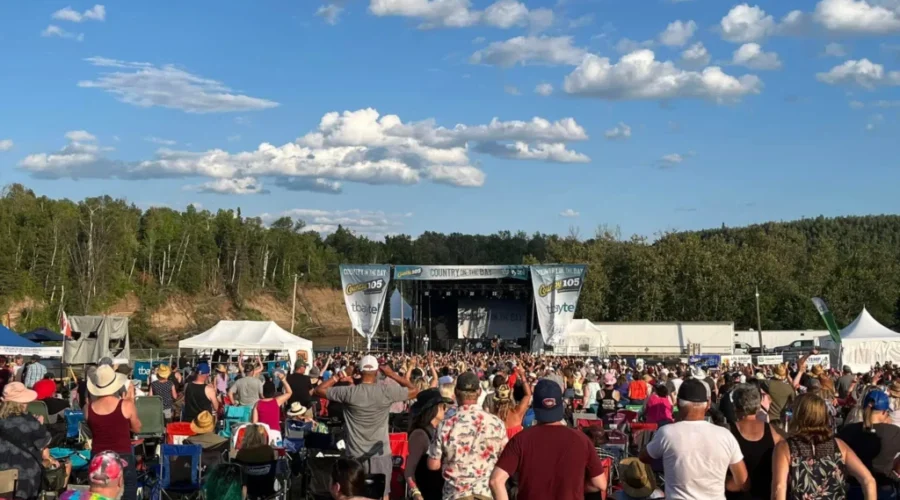 Country On the Bay A Huge Success