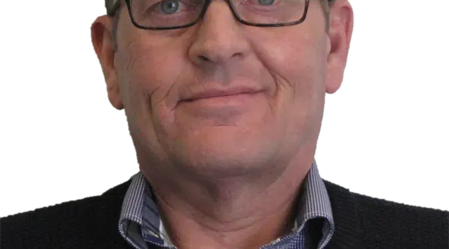 School Board Trustee Files For Town Council