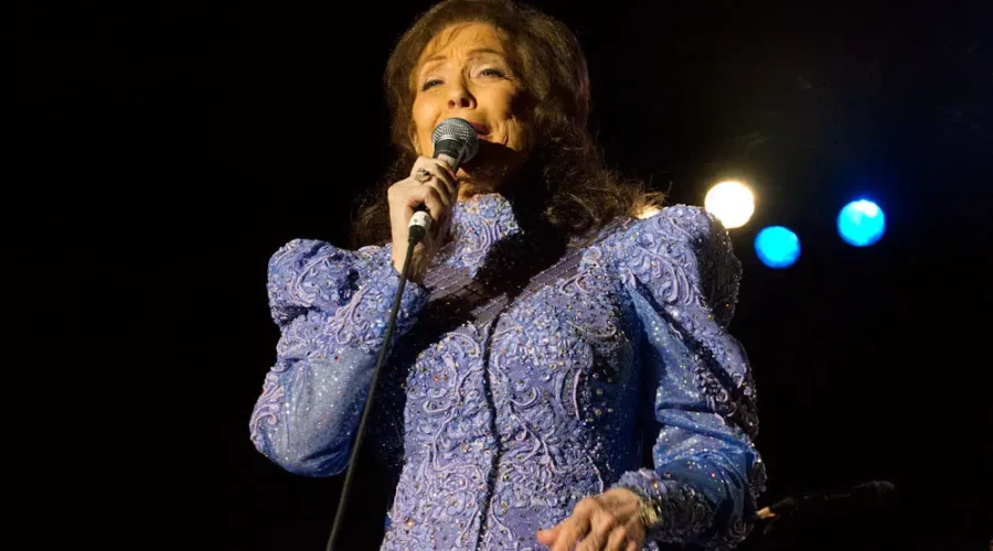 Loretta Lynn Dies at 90