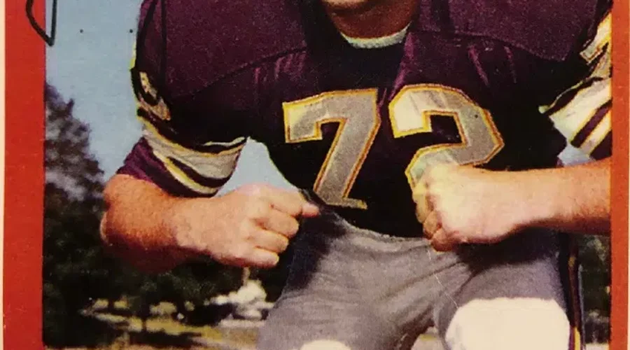 Former NFLer from International Falls Dies