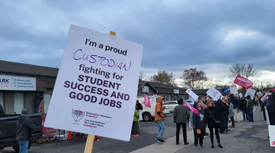 CUPE Workers Back on Picket Line