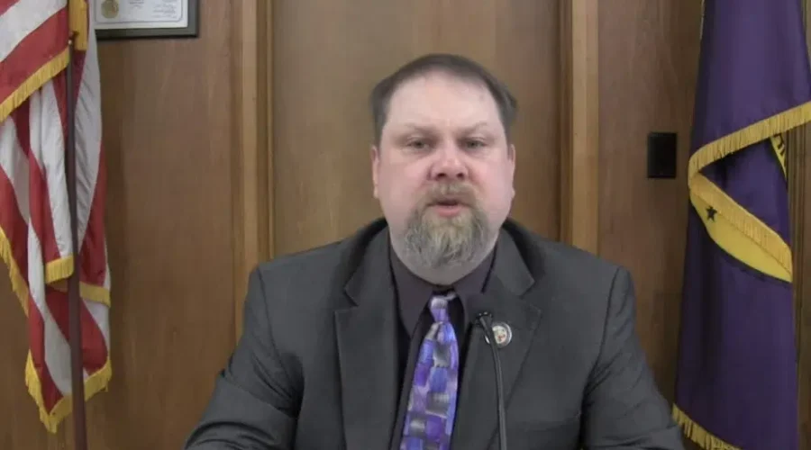 I. Falls Mayor addresses residents in taped speech