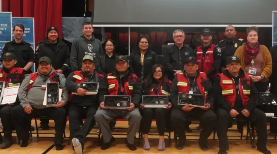 Pikangikum graduates first responders