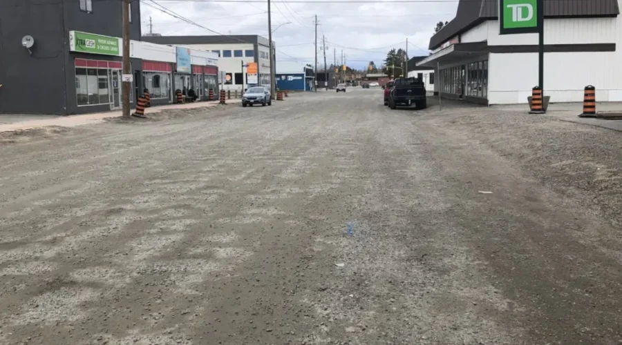 Work to resume on Mowat Ave.