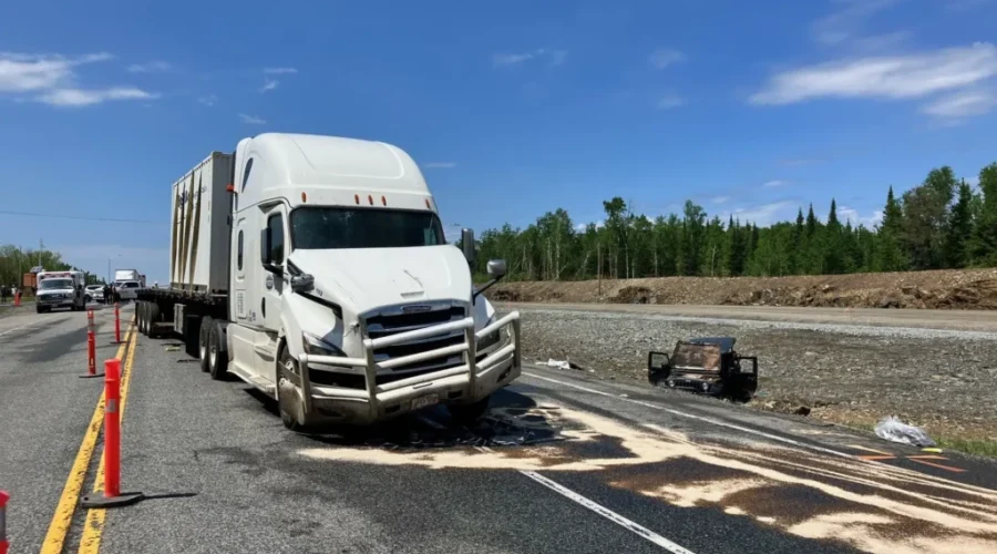 Update: traffic moving at Manitoba border
