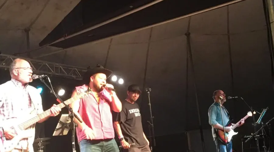 Quest seeks performers