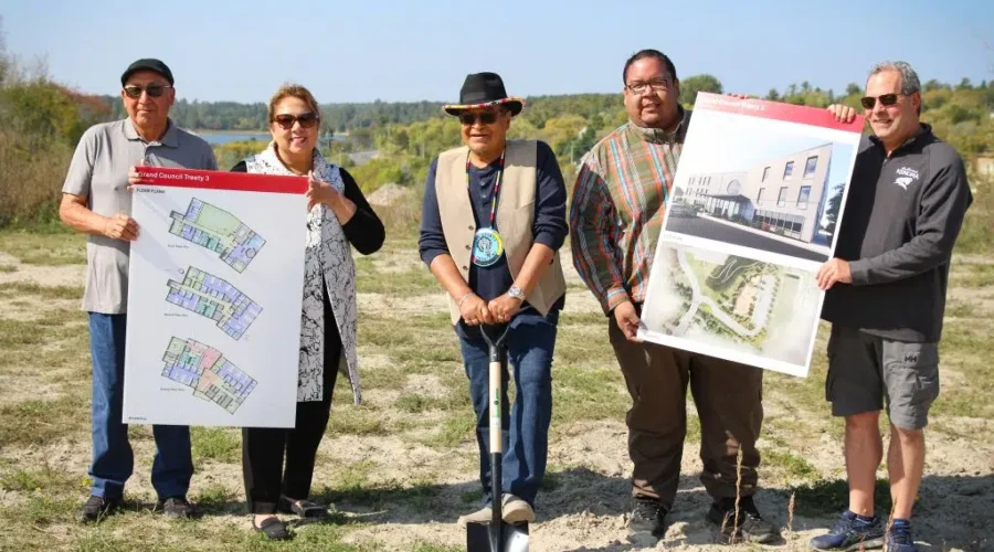 Treaty #3 turns sod on a new administration building