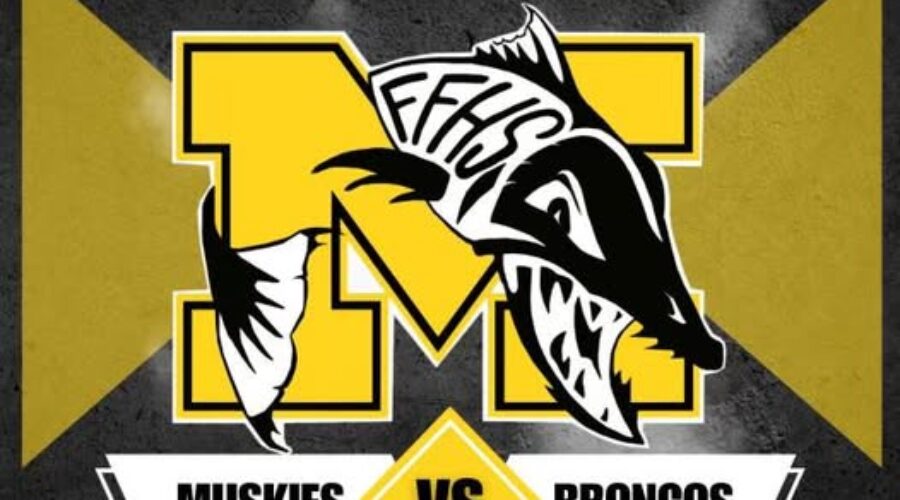 Muskies Football honours ’75 championship team during homecoming game