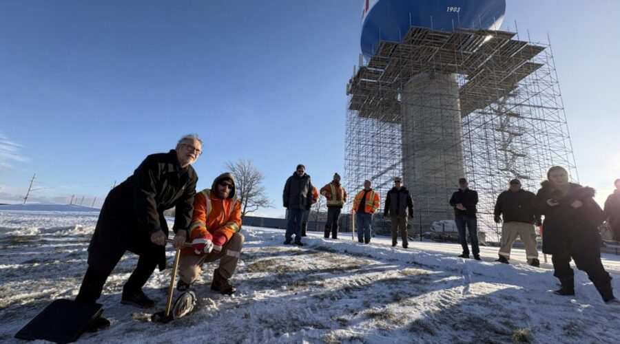 Fort Frances refills its water tower