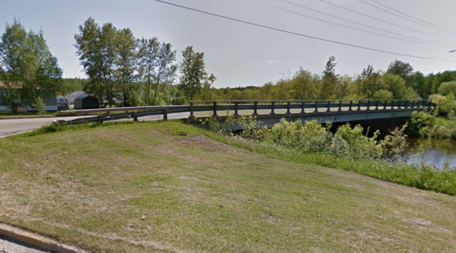 Atikokan to review tender for new MacKenzie Avenue bridge