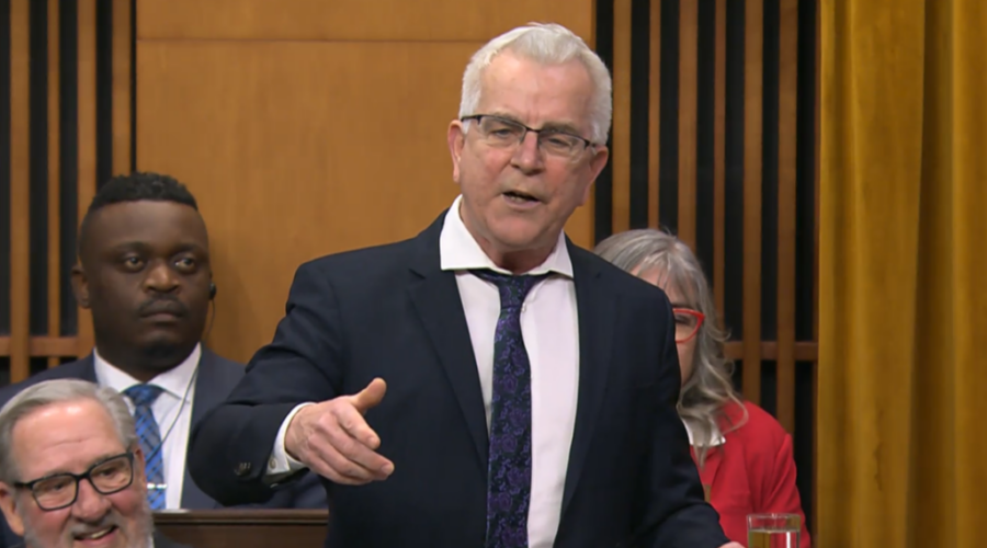 Northwestern Ontario MP praises minor hockey tournament organizers