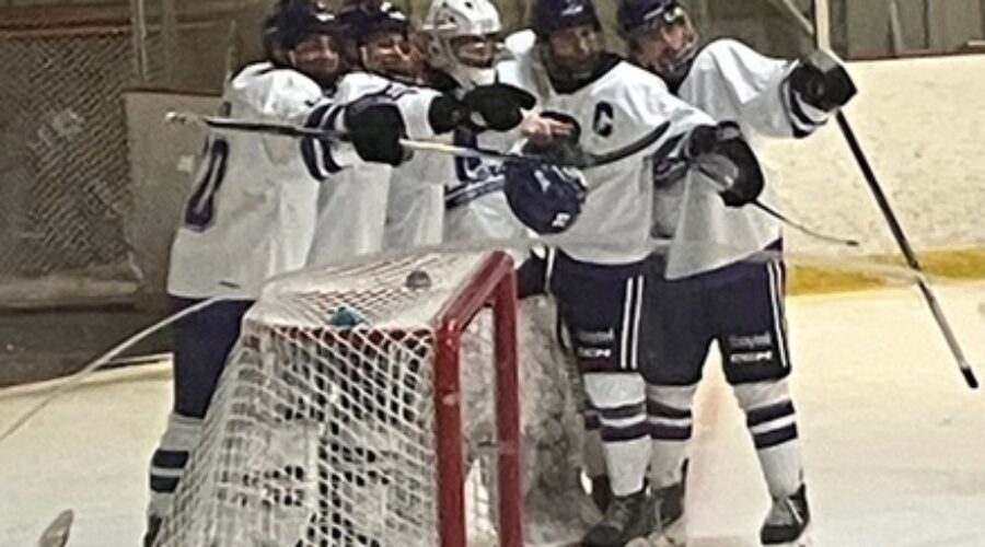 Lakers win game 2 of SIJHL semi-final with goal scored in dying seconds